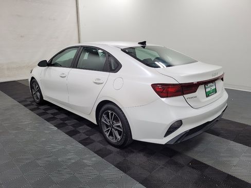 Used 2022 Kia Forte LXS w/ LXS Technology Package FWD image 3
