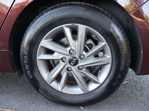 Used 2020 Kia Optima LX FWD image 39