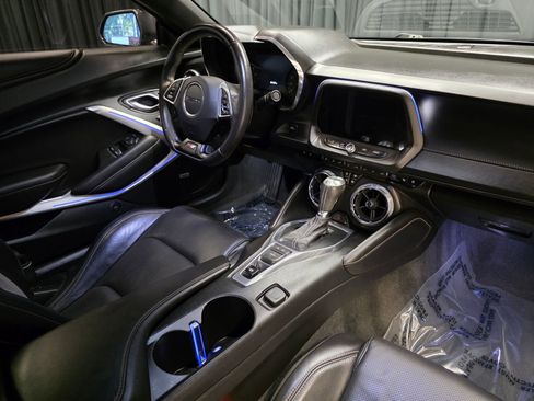 Used 2018 Chevrolet Camaro SS RWD image 35