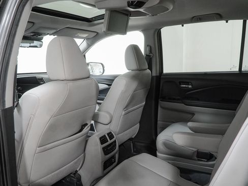 Used 2021 Honda Pilot Touring image 49