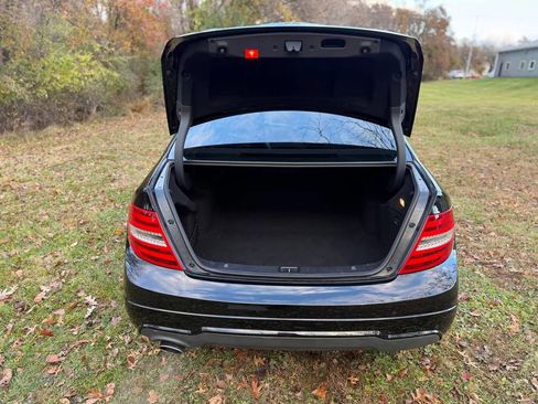 Used 2012 Mercedes-Benz C 250 Sedan w/ Comand Single Disc Pkg image 9