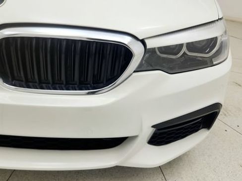 Used 2018 BMW 530e w/ M Sport Package 2 RWD image 25
