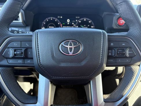 Used 2025 Toyota Tacoma TRD Off-Road image 11