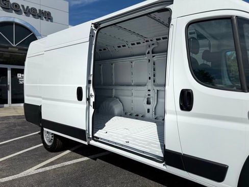 New 2025 RAM ProMaster 3500 w/ Power Group image 18