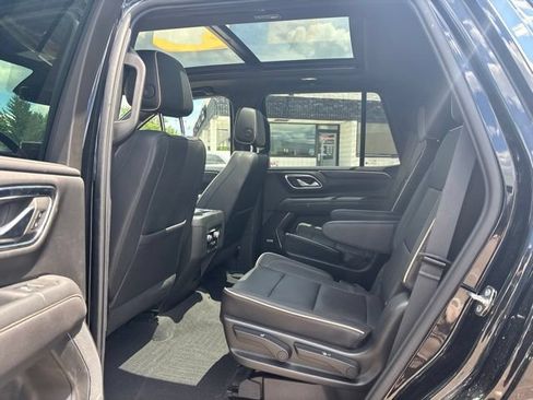 Used 2023 GMC Yukon SLT w/ SLT Premium Package AWD/4WD image 15