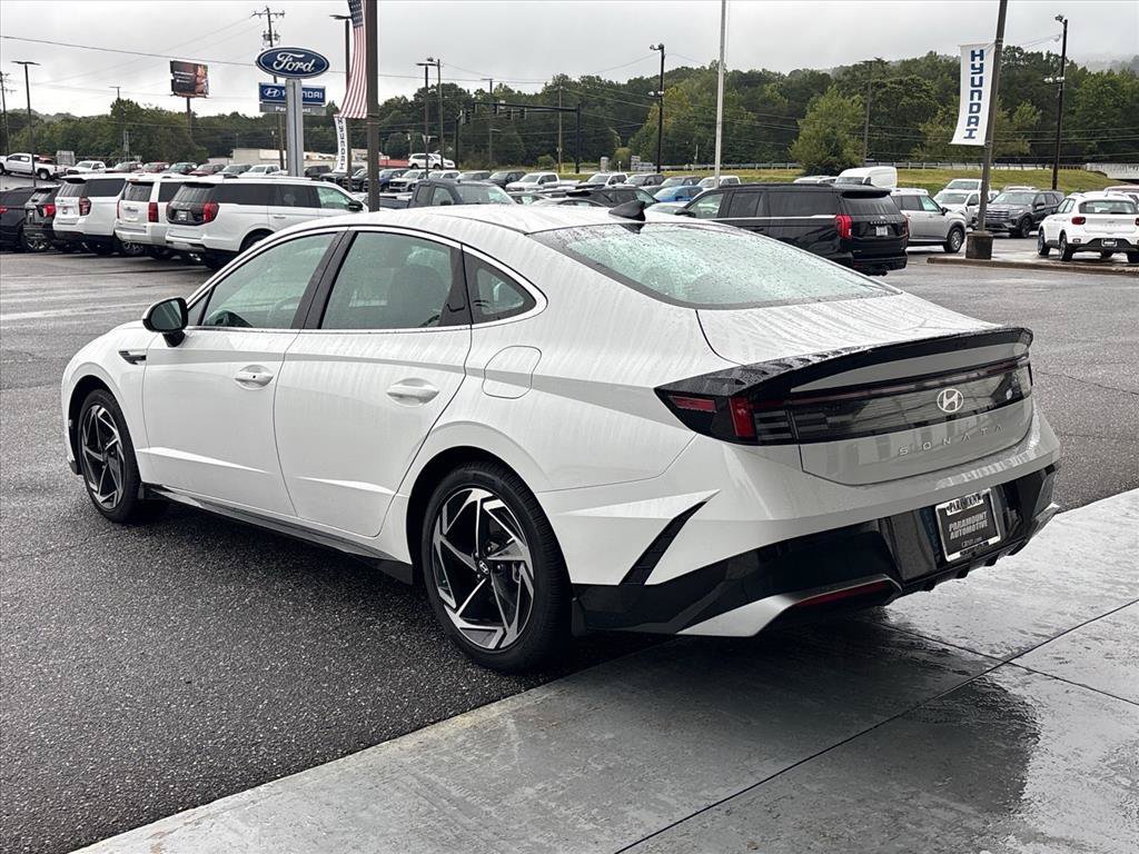 New 2026 Hyundai Sonata SEL FWD image 2