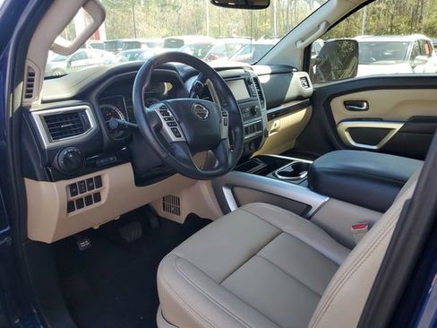 Used 2017 Nissan Titan SV image 13