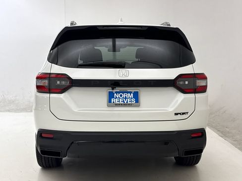New 2026 Honda Pilot Sport image 8