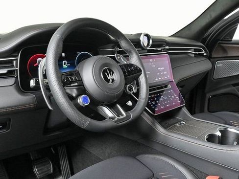 New 2025 Maserati Grecale Folgore image 7