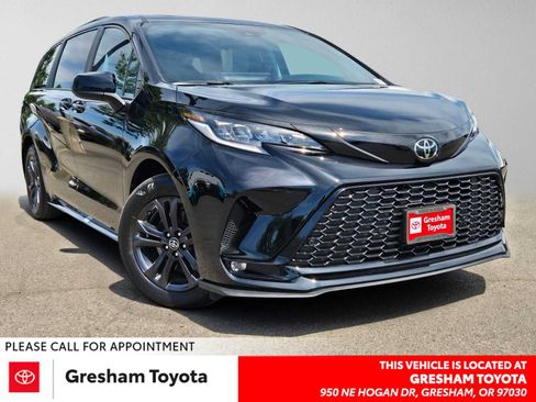 Certified 2026 Toyota Sienna XSE AWD/4WD image 1