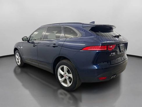 Used 2018 Jaguar F-PACE Premium image 7