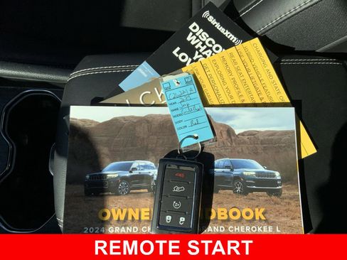 Used 2024 Jeep Grand Cherokee L Altitude AWD/4WD image 65