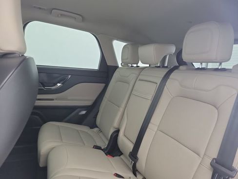 Used 2026 Lincoln Corsair Premiere FWD image 12