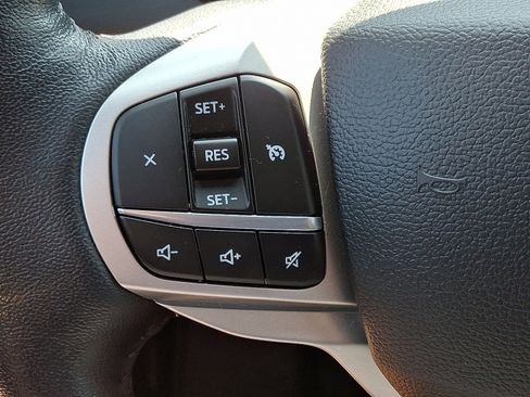 Certified 2022 Ford Explorer XLT w/ Equipment Group 202A image 20