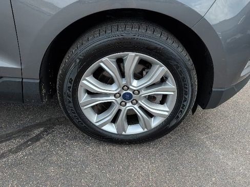 Certified 2022 Ford Edge Titanium image 9