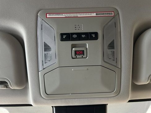 Used 2019 Toyota RAV4 LE image 74