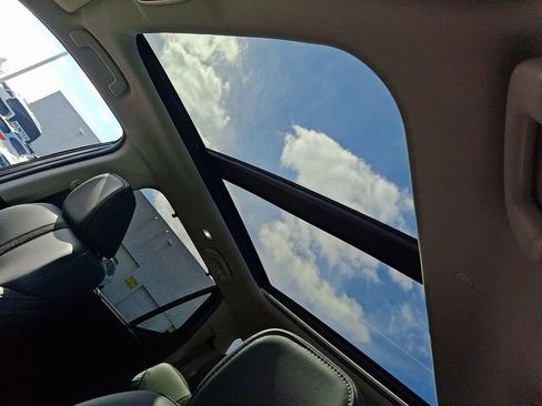 Used 2025 Honda Pilot Touring image 16