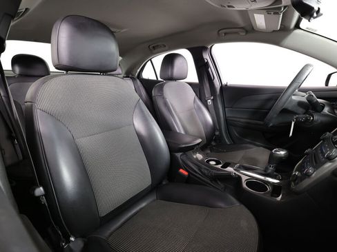 Used 2016 Chevrolet Malibu LT image 24