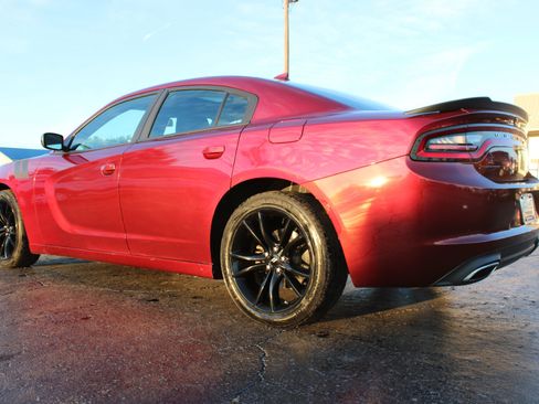 Used 2018 Dodge Charger SXT Plus w/ Blacktop Package image 8