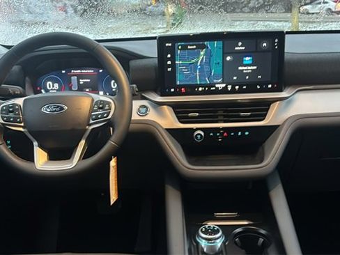 New 2025 Ford Explorer Active w/ Active Comfort Package image 6