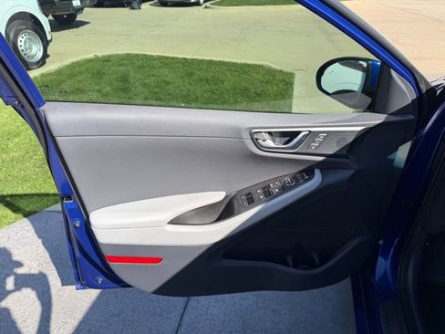 Used 2021 Hyundai Ioniq Limited image 7