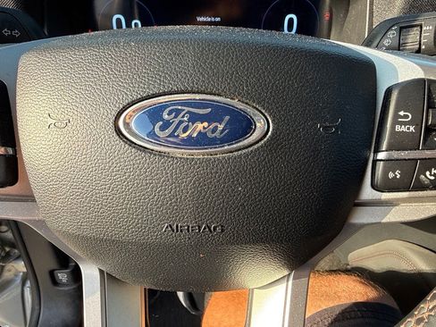 Used 2025 Ford Explorer Active RWD image 26