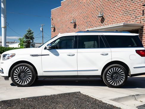 Used 2020 Lincoln Navigator Black Label w/ Cargo Convenience Package AWD/4WD image 3