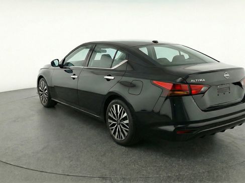 Used 2025 Nissan Altima 2.5 SV image 6