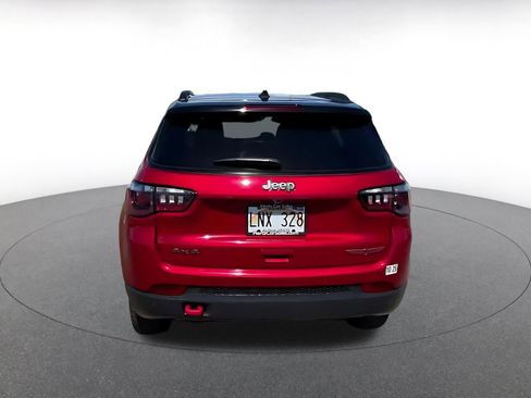 Used 2025 Jeep Compass Trailhawk image 12