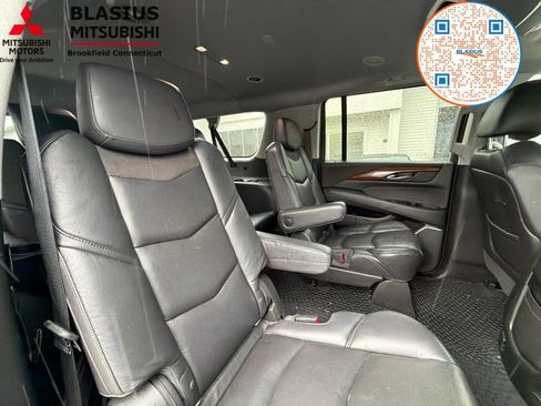 Used 2019 Cadillac Escalade ESV Luxury AWD/4WD image 51