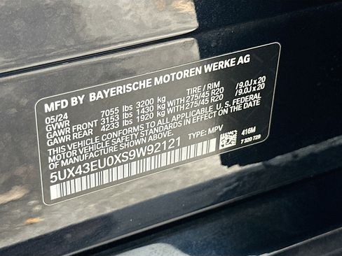 Certified 2025 BMW X5 xDrive50e w/ M Sport Package image 35