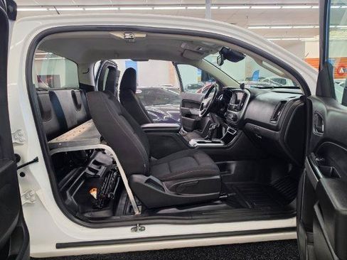 Used 2022 Chevrolet Colorado LT w/ Fleet Safety Package RWD image 9