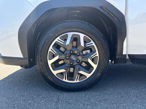Used 2025 Subaru Forester Premium AWD/4WD image 29