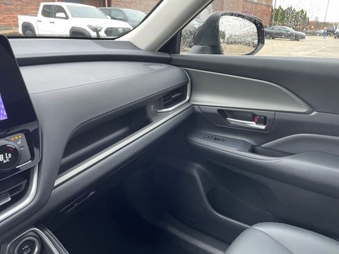 Used 2025 Toyota Grand Highlander FWD image 35
