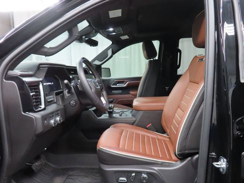 Used 2026 GMC Sierra 1500 Denali Ultimate AWD/4WD image 9