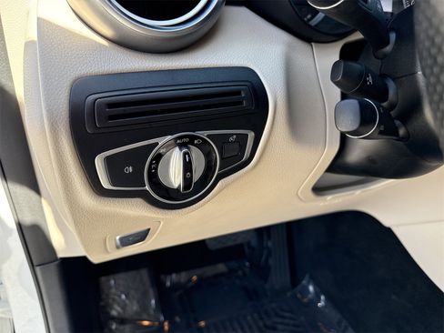 Used 2016 Mercedes-Benz GLC 300 image 35