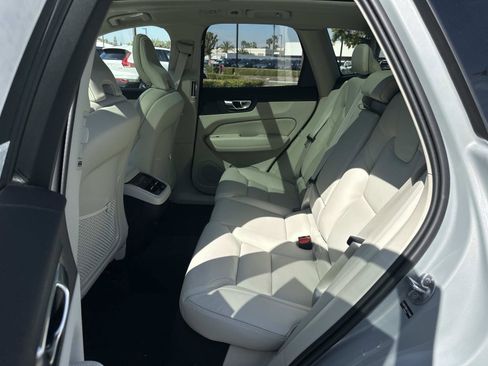New 2026 Volvo XC60 B5 Ultra w/ Climate Package image 17