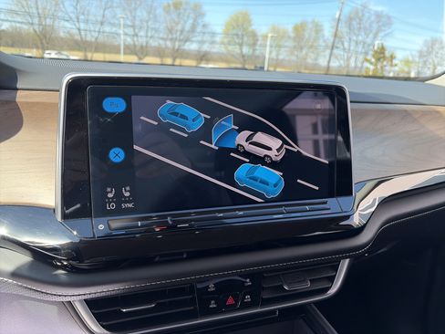 Certified 2024 Volkswagen Atlas SE image 41