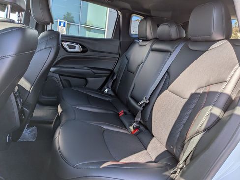 New 2026 Jeep Compass Trailhawk w/ Sun, Sound & Navigation Group AWD/4WD image 28