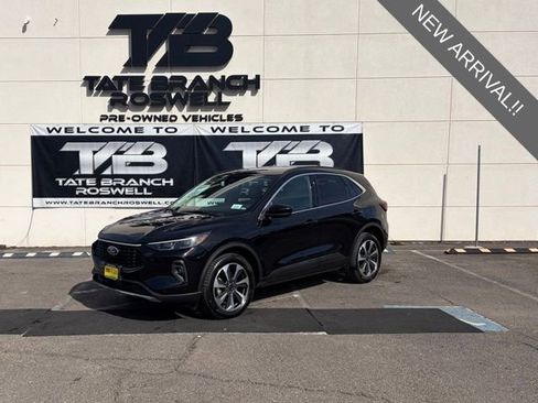 Used 2024 Ford Escape Platinum image 1