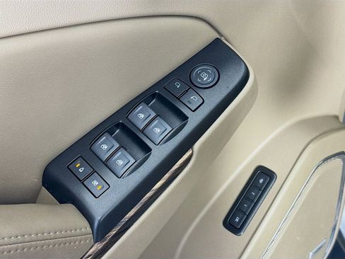 Used 2020 GMC Yukon XL SLT image 18