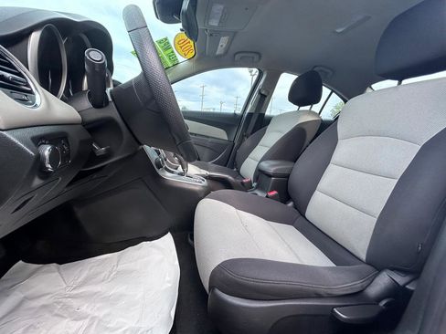 Used 2016 Chevrolet Cruze LS FWD image 15
