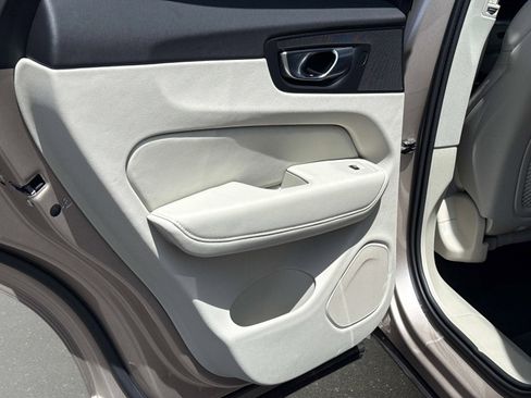 Certified 2026 Volvo XC60 B5 Ultra w/ Protection Package Premier image 13