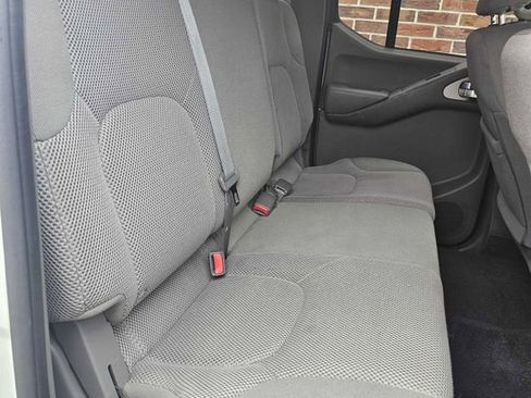 Used 2019 Nissan Frontier SV w/ Value Truck Package AWD/4WD image 12