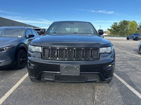 Used 2020 Jeep Grand Cherokee Altitude AWD/4WD image 2