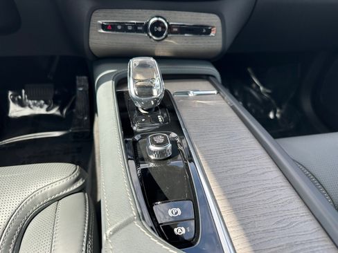Certified 2024 Volvo XC90 T8 Ultimate image 17