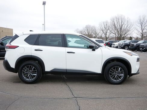 Used 2023 Nissan Rogue S image 8