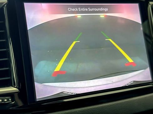 Used 2022 Chrysler Pacifica Touring-L FWD image 19