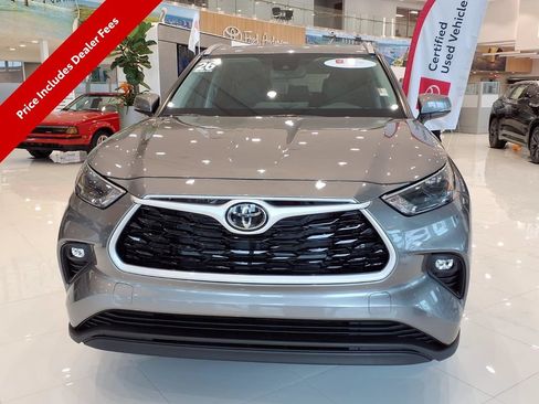 Used 2026 Toyota Highlander XLE AWD/4WD image 2