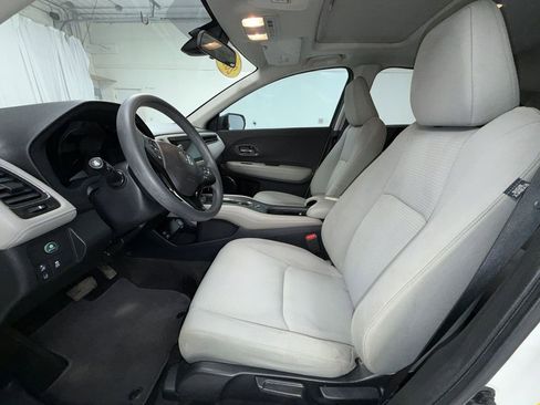 Used 2019 Honda HR-V EX image 11